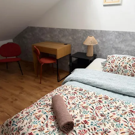 Bed & Breakfast Szumi *